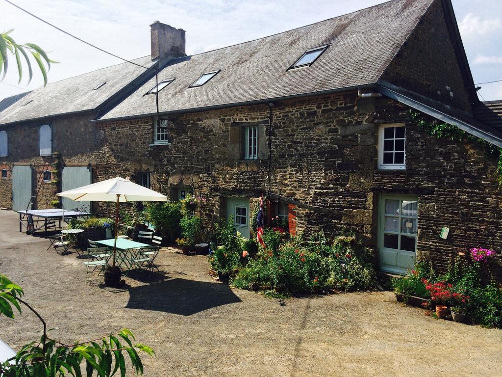 Ferme De La Gortiere Bed and Breakfast Le Teilleul Buitenkant foto