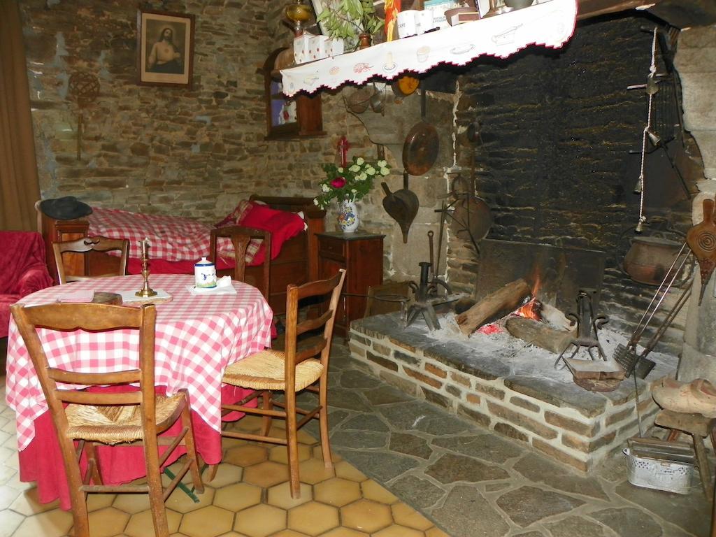 Ferme De La Gortiere Bed and Breakfast Le Teilleul Buitenkant foto
